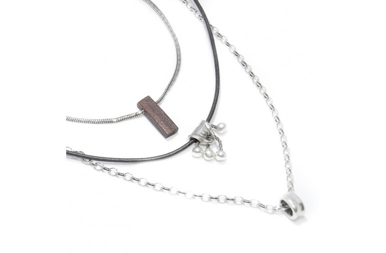 COLLIER COURT KUBIK EN CUIR